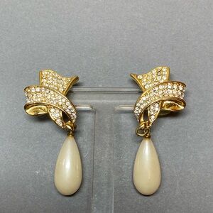 Vintage rhinestone faux pearl statement earrings